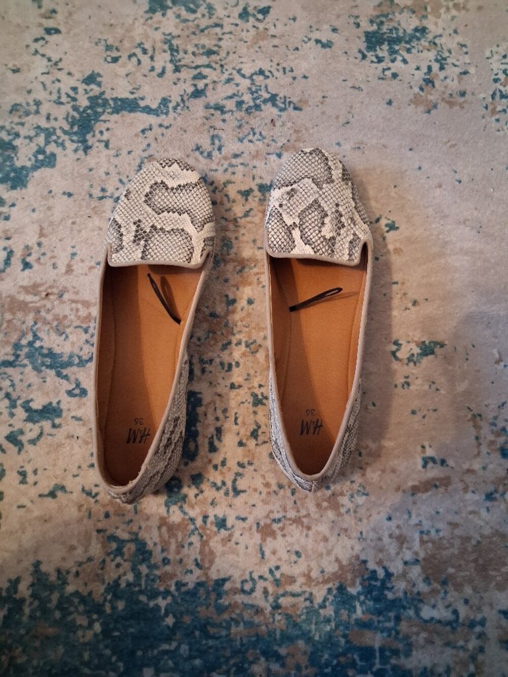 Animal print snakeskin flats